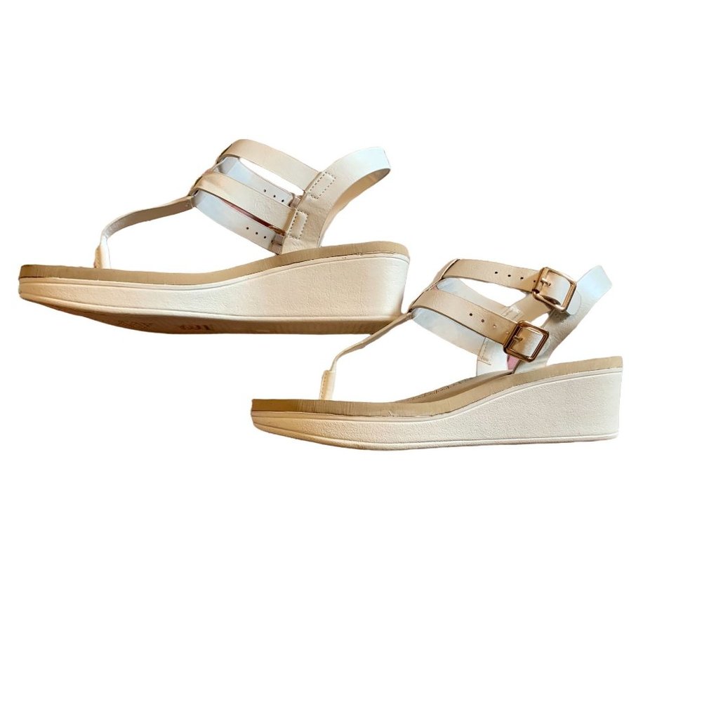 True comfort white wedge women's sandals Super cute! size 9